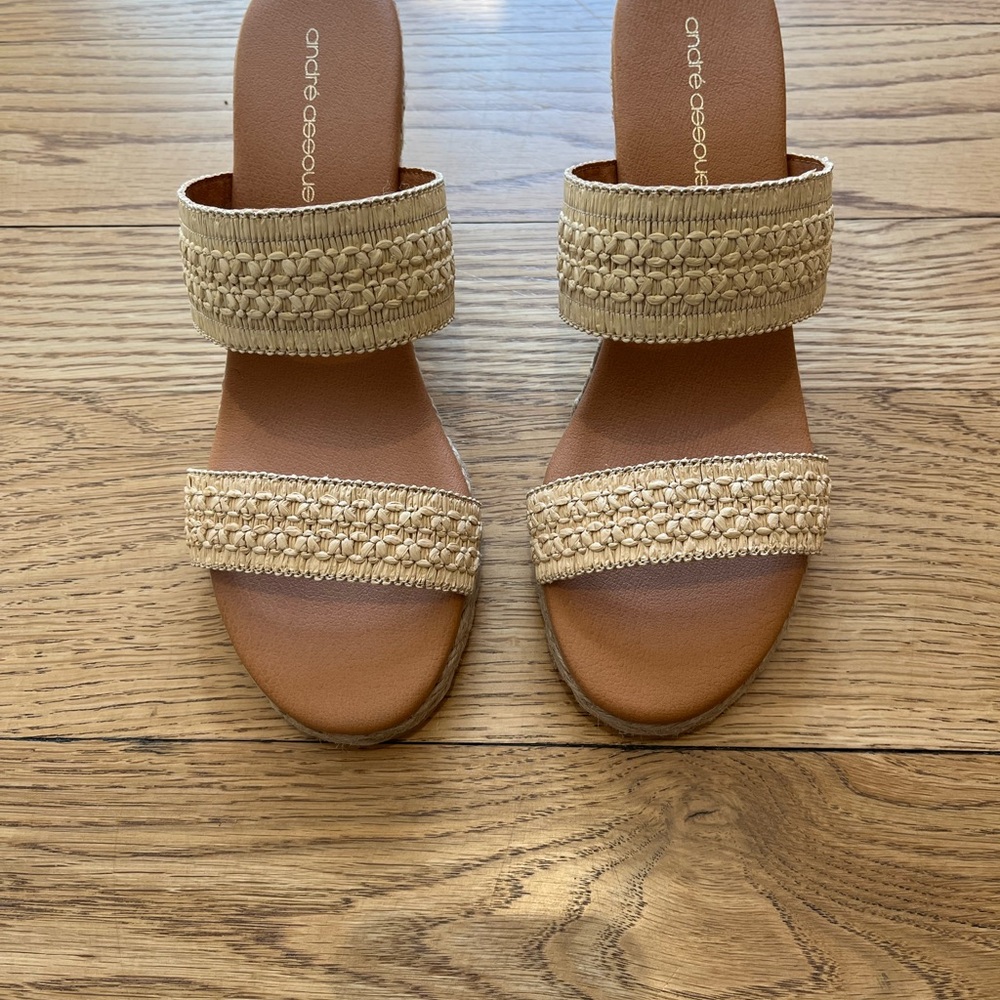 Andre Assous Women's Tan Sandals